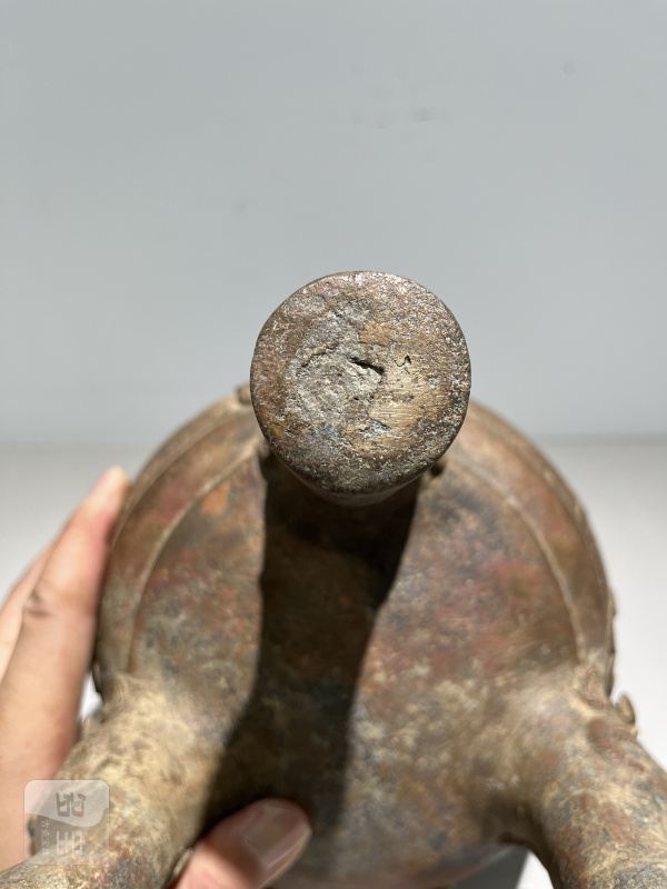 明嘉靖 铜太狮少狮钮朝冠耳熏炉 - 图32